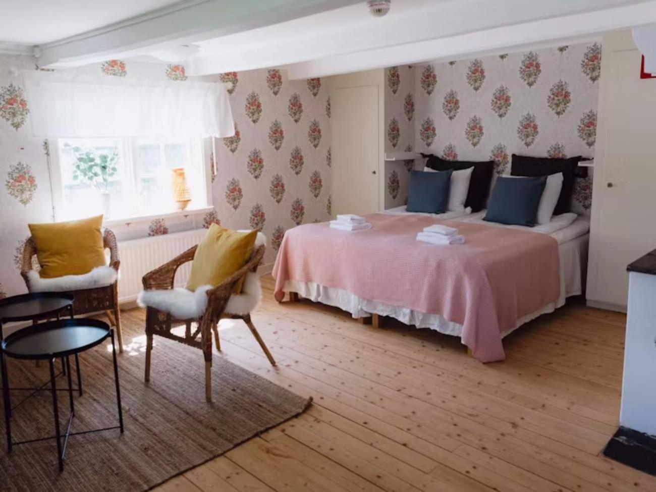 Stf Gysinge Waerdshus & Hotell Екстериор снимка